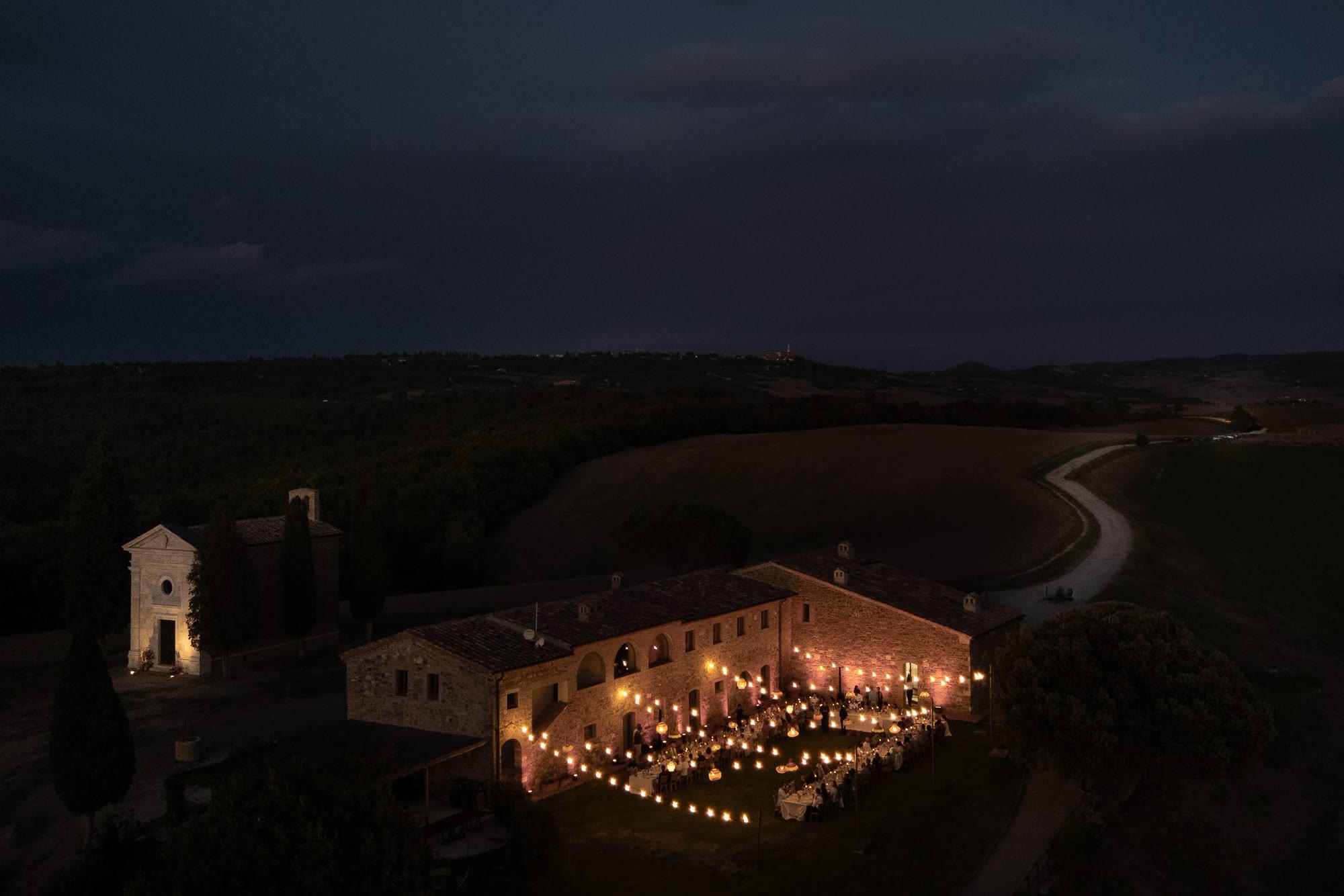 La villa di notte, vista dall'alto